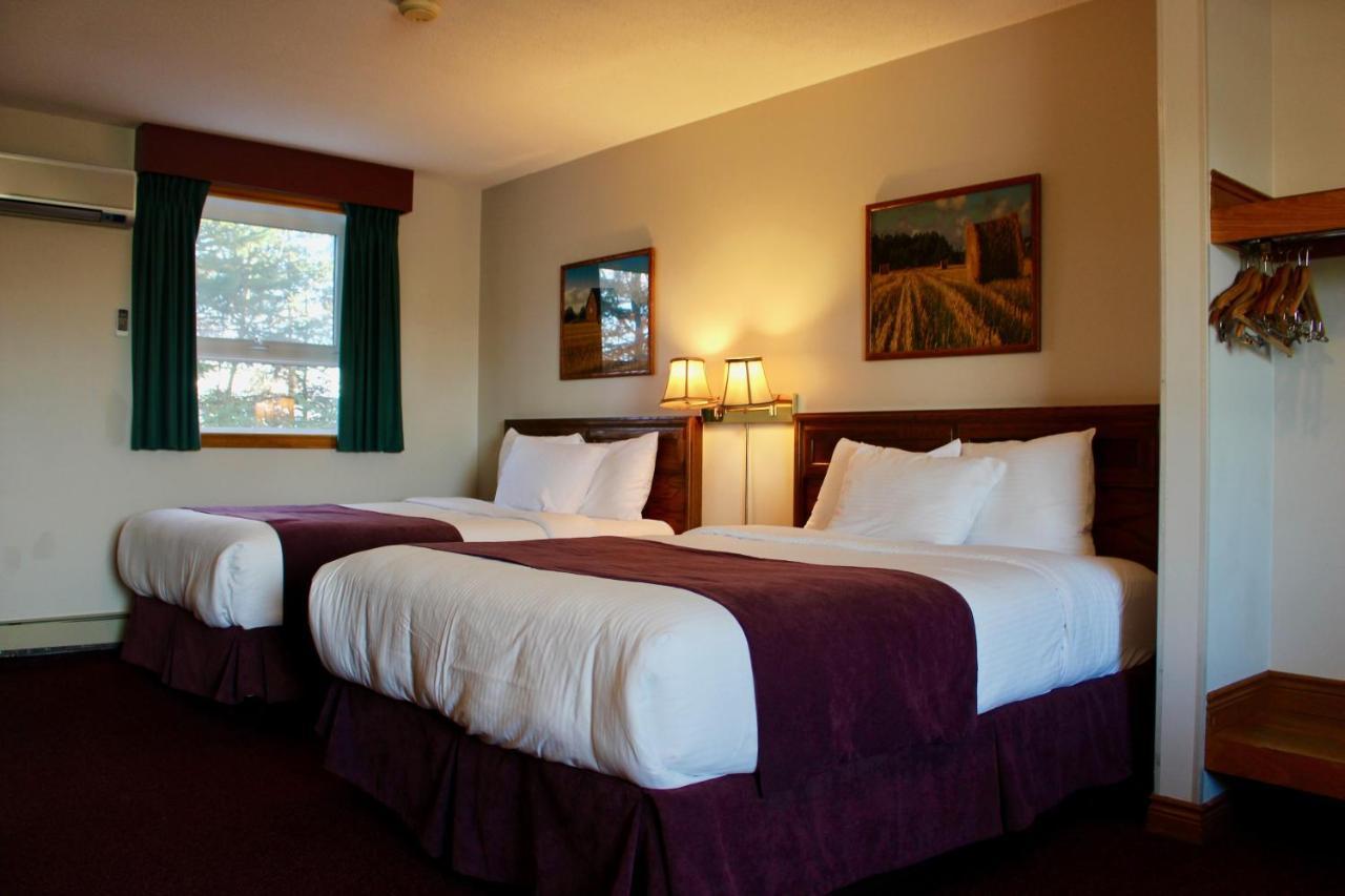 Dutch Inn Cornwall Bagian luar foto