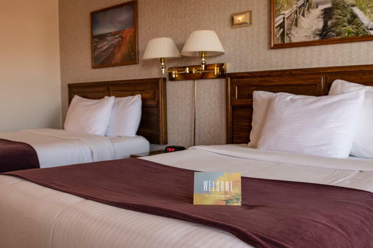 Dutch Inn Cornwall Bagian luar foto