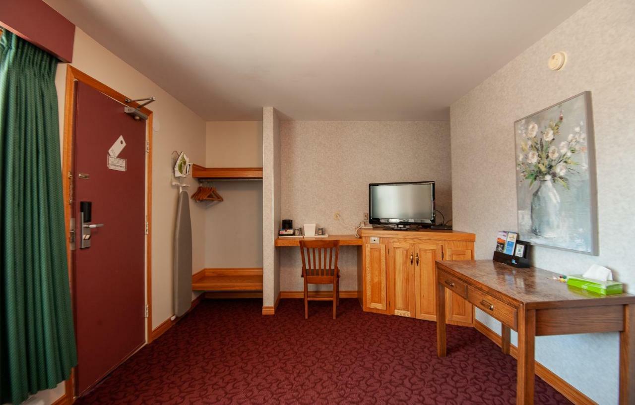 Dutch Inn Cornwall Bagian luar foto