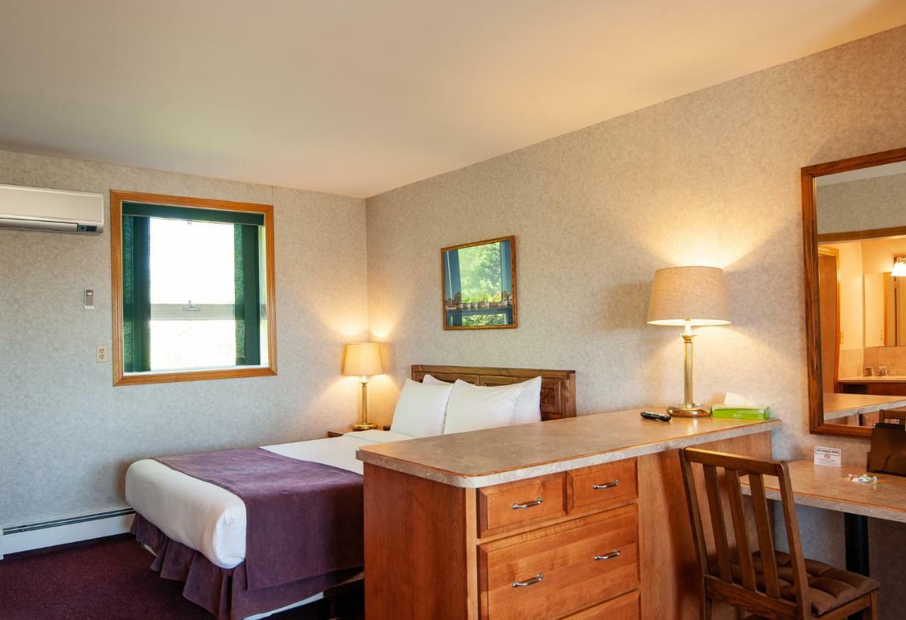 Dutch Inn Cornwall Bagian luar foto