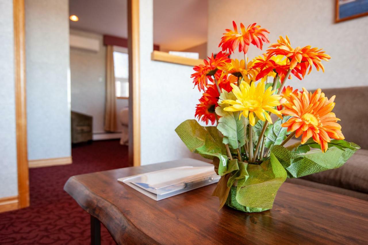 Dutch Inn Cornwall Bagian luar foto