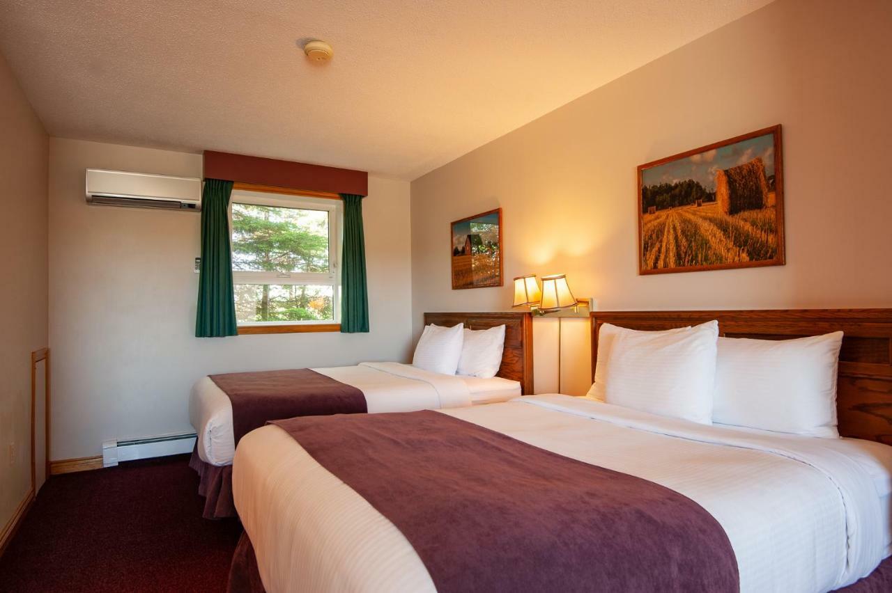 Dutch Inn Cornwall Bagian luar foto