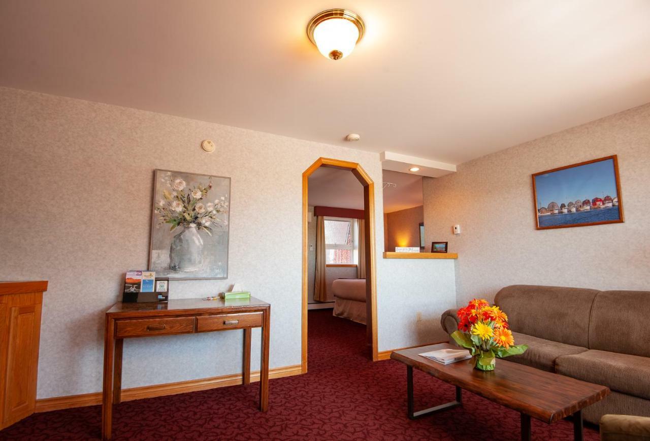 Dutch Inn Cornwall Bagian luar foto
