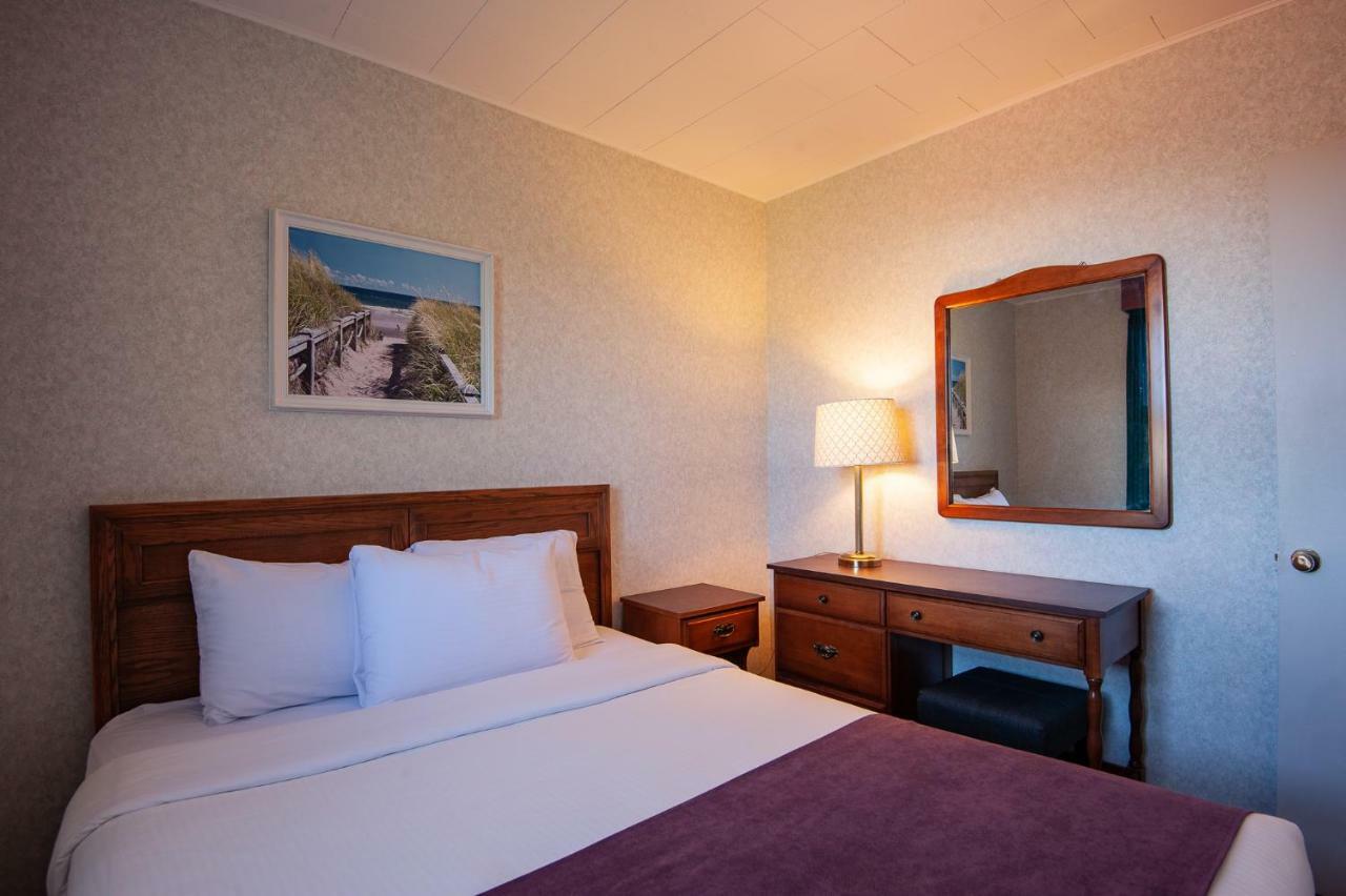 Dutch Inn Cornwall Bagian luar foto