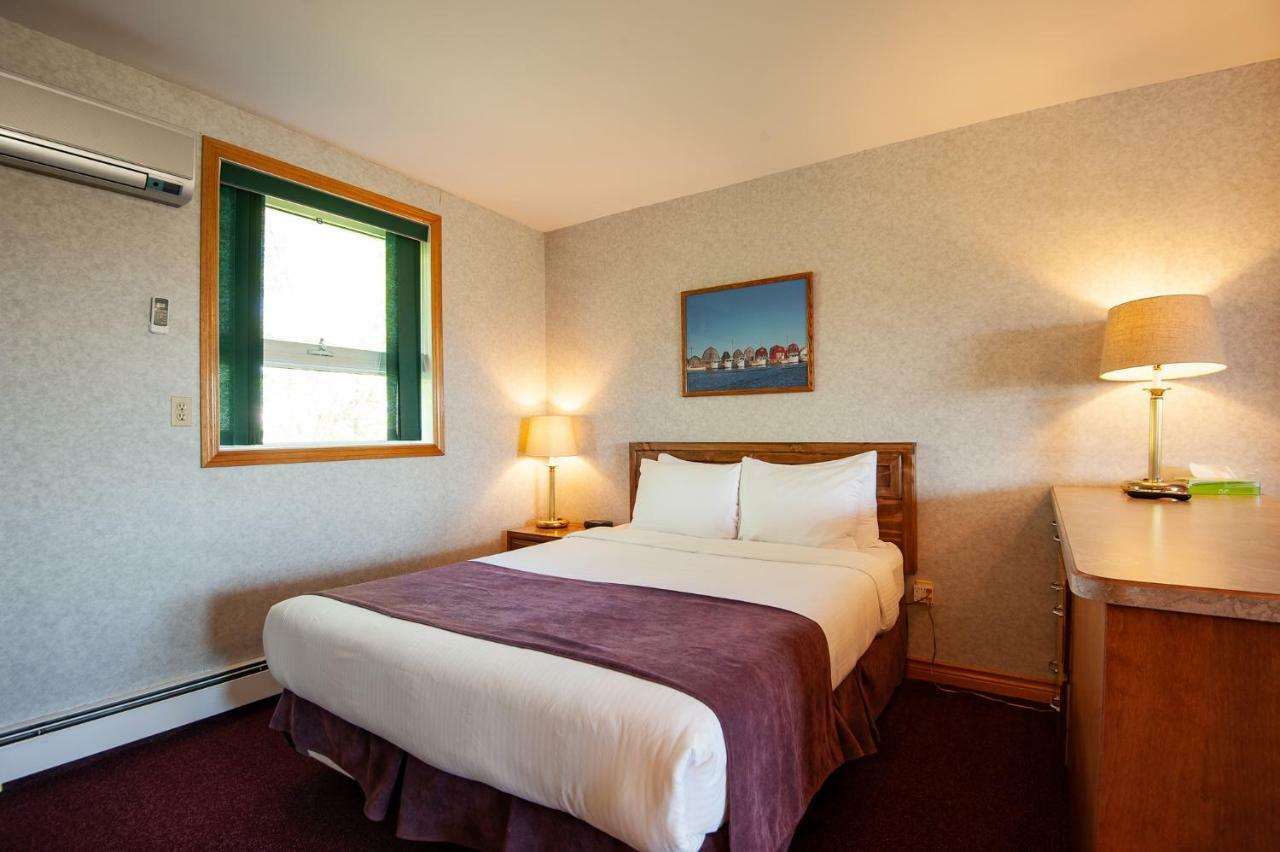 Dutch Inn Cornwall Bagian luar foto